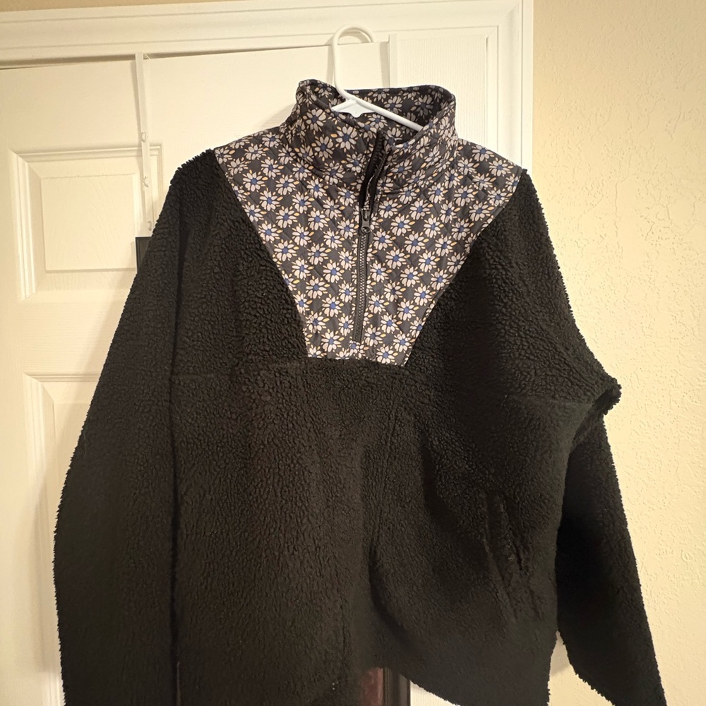 Vera Bradley Black and Floral Fleece Pullover